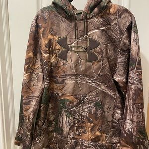 Under Armour camo sweatshirt size large